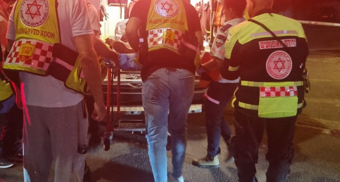 נתניה: רוכב קורקינט חשמלי בן 30 נפגע מרכב, מצבו בינוני